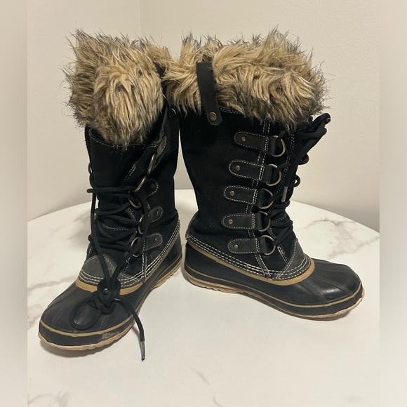 Sorel Joan of Ark Trail Boots - Picture 1 of 4